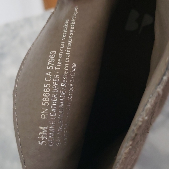 BP Leather Stacked Heel Distressed Western Style Bootie, Size 5.5 - Picture 8 of 11